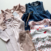 Load image into Gallery viewer, Girls Gift Bundle - 3-6 months