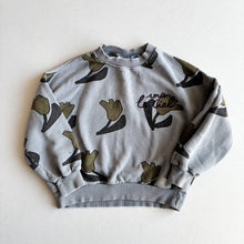 Load image into Gallery viewer, Zara Flower Sweater - 5-6 years
