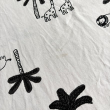 Load image into Gallery viewer, H&amp;M White Safari Animals T-Shirt - 3-4 years
