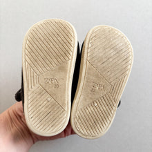 Load image into Gallery viewer, Zara Barefoot Shoes - EU20 / UK4
