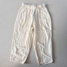 Load image into Gallery viewer, Zara White cotton trousers - 6 years

