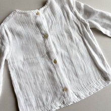 Load image into Gallery viewer, Little Cotton Clothes White long sleeve blouse - 5-6 years
