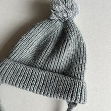 Load image into Gallery viewer, Zara Grey Bobble Hat - 6-12 months
