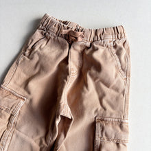 Load image into Gallery viewer, H&amp;M Trousers - 3-4 years
