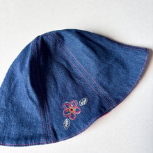 Load image into Gallery viewer, Oshkosh Y2K Bucket Hat - 2-4 years
