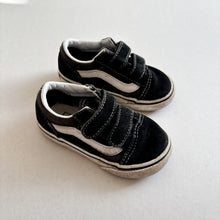 Load image into Gallery viewer, VANS Trainers - UK5
