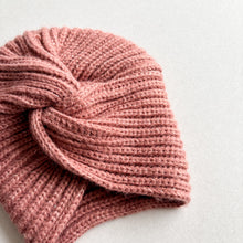 Load image into Gallery viewer, George Knit Hat - 6-12 months
