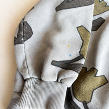 Load image into Gallery viewer, Zara Flower Sweater - 5-6 years
