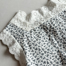 Load image into Gallery viewer, Little Cotton Clothes Floral Top - 7-8 years
