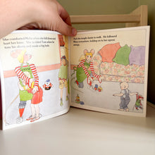Load image into Gallery viewer, Vintage Mary Mouse &amp; The Doll Family (Enid Blyton) Board Book
