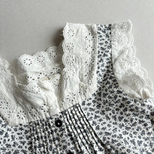 Load image into Gallery viewer, Little Cotton Clothes Floral Top - 7-8 years
