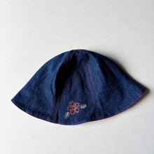 Load image into Gallery viewer, Oshkosh Y2K Bucket Hat - 2-4 years
