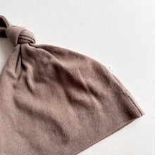Load image into Gallery viewer, Peekaboo Knot Hat - 0-6 months
