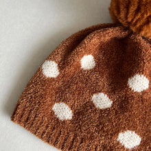 Load image into Gallery viewer, Zara Bobble Hat - 6-9 years
