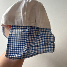 Load image into Gallery viewer, Vintage Sun Hat - 6-12 months (BNWT)
