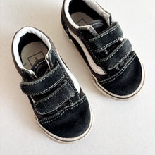 Load image into Gallery viewer, VANS Trainers - UK5
