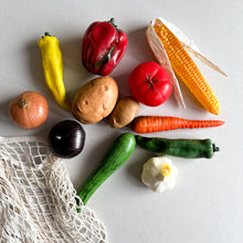 Load image into Gallery viewer, Realistic Play Vegetables &amp; Mesh Bag

