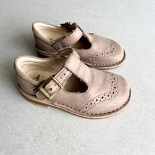 Load image into Gallery viewer, Clarks Pink Air Spring Shoes - UK 6G
