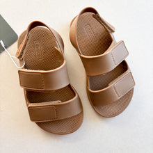 Load image into Gallery viewer, Liewood Brown Jelly Sandals - UK8.5
