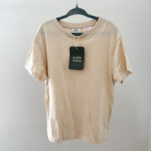Load image into Gallery viewer, Zara Cream T-Shirt - 4-5 years
