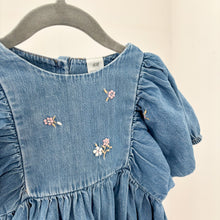 Load image into Gallery viewer, H&amp;M Denim Floral Dress - 3-4 years
