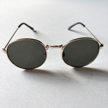 Load image into Gallery viewer, H&amp;M Sunglasses - 1-3 years
