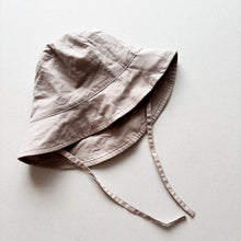 Load image into Gallery viewer, H&amp;M Beige Bucket Hat - 2-4 years
