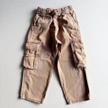 Load image into Gallery viewer, H&amp;M Trousers - 3-4 years
