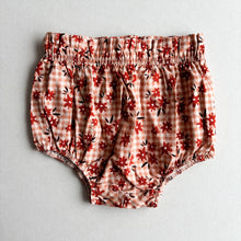 Load image into Gallery viewer, Rose &amp; Guy Floral Bloomers - 3-4 years
