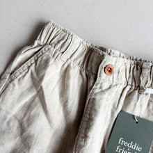 Load image into Gallery viewer, Zara Cream Linen Shorts - 4 years
