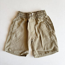 Load image into Gallery viewer, Zara Green Shorts - 4-5 years
