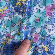 Load image into Gallery viewer, Vintage Floral Blouse - 3-4 years
