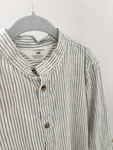 Load image into Gallery viewer, H&amp;M Green Stripe Long Sleeve Shirt - 6-7 years
