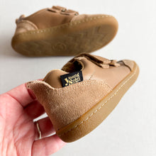 Load image into Gallery viewer, Young Soles Barefoot Sneakers - Leather - UK8.5 (EU26) NEW
